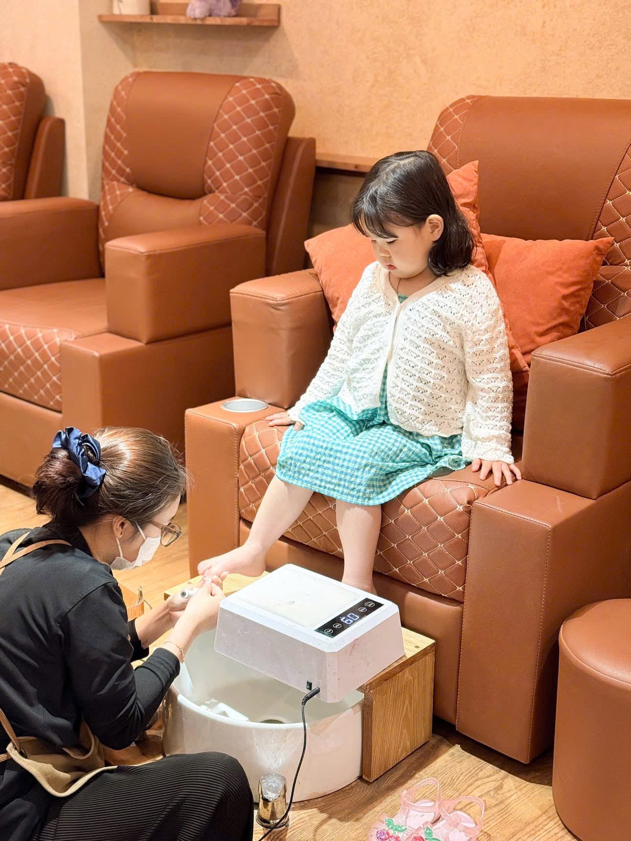 Professional nail technician creating Nail Art at Mahami Spa Nha Trang