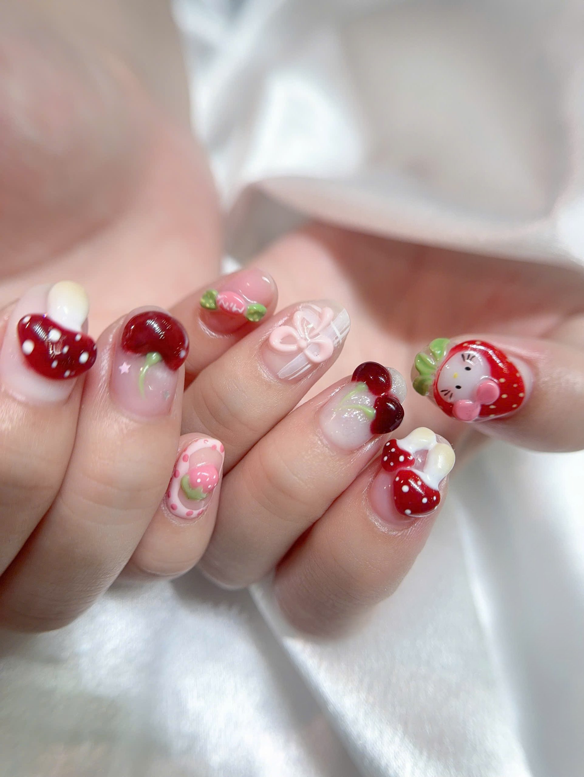 Nail Art for travelers visiting Nha Trang at Mahami Spa